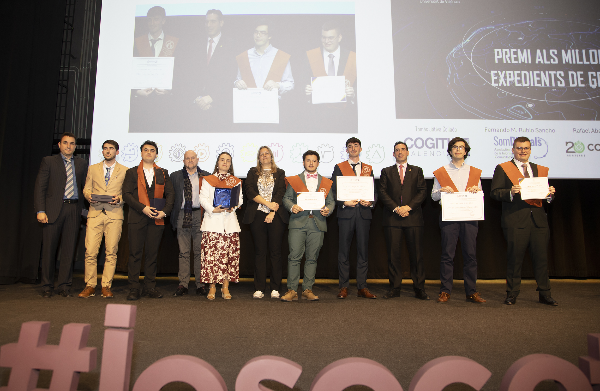 COITICV y Som Digitals acompañan a los nuevos graduados de la ETSE-UV y entregan reconocimientos académicos