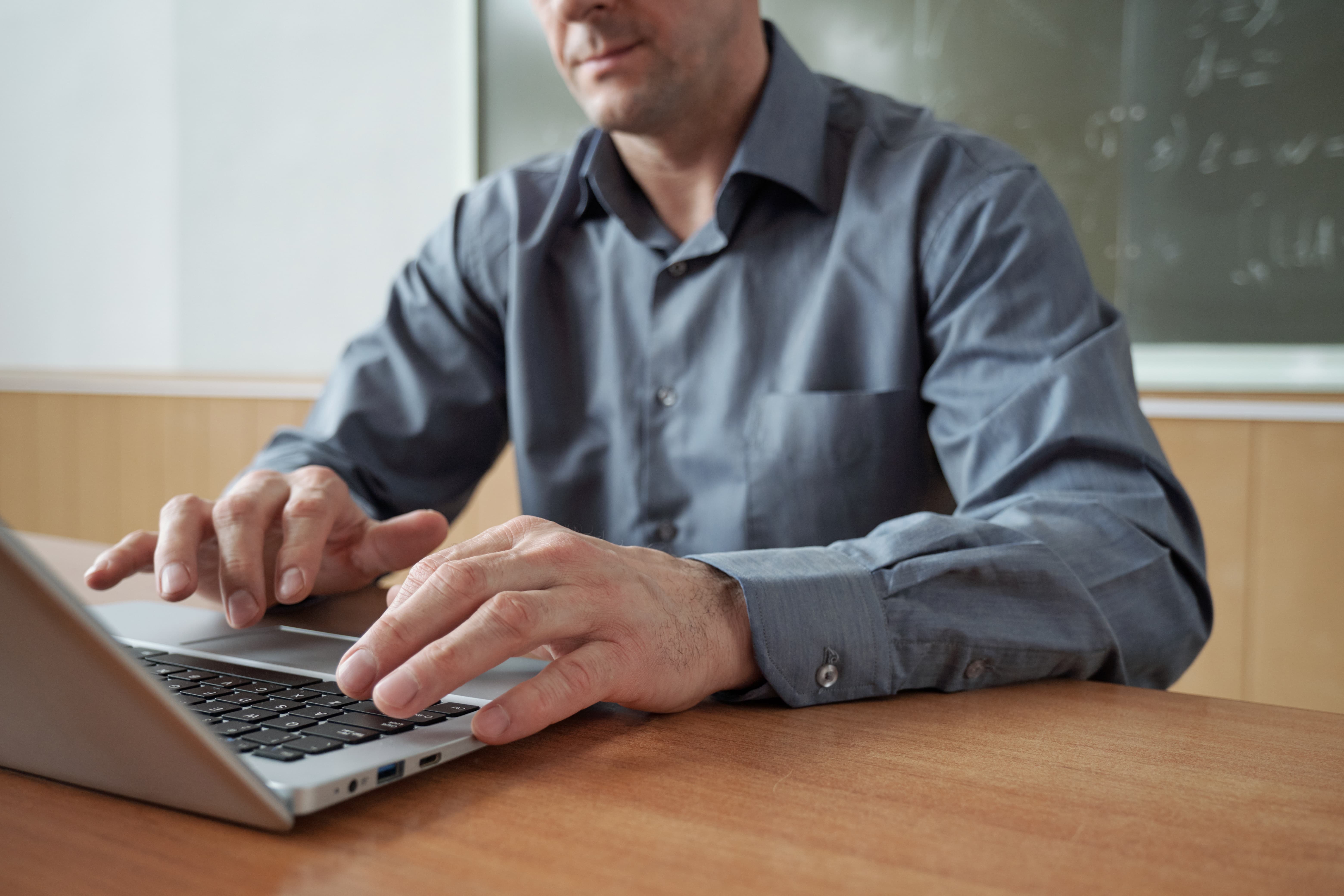 La UOC precisa incorporar colaboradores docentes en los estudios de Informática, Multimedia y Telecomunicación